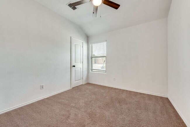 Building Photo - Attractive 4-Bedroom Home in Villages of Eagle Mountain!