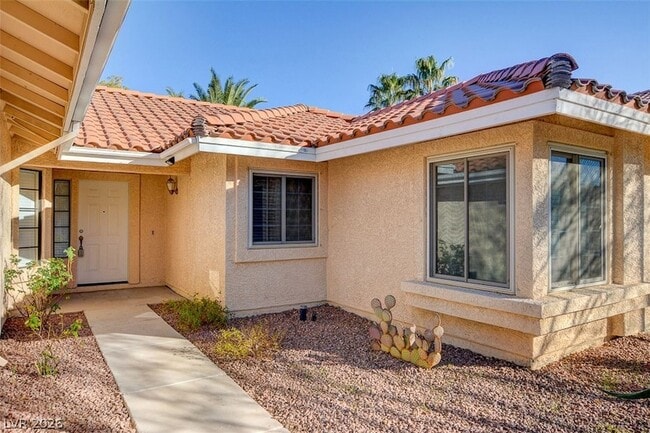 Building Photo - 2302 Fairbourne Way