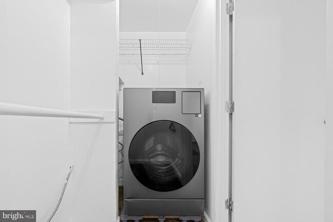 Building Photo - 7171 Donnell Pl