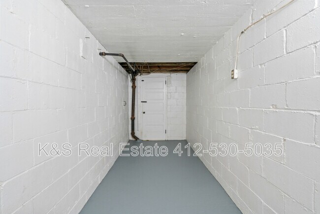 Building Photo - 840 Neely Heights Ave