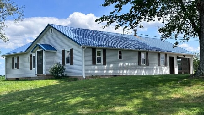 Building Photo - Beautifully Updated Country Home in Iuka, IL