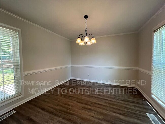 Building Photo - 7108 Calamar Dr