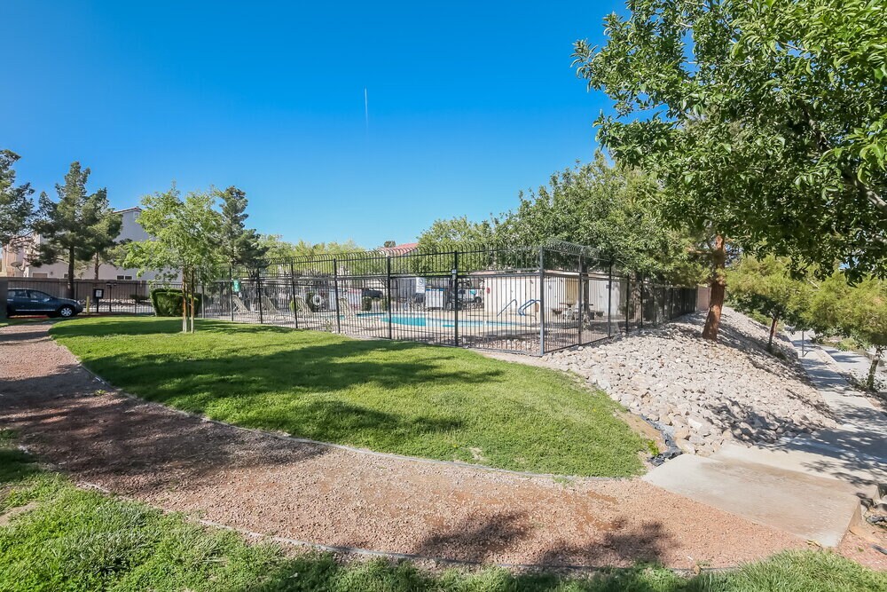 Building Photo - 5468 Mercantile St