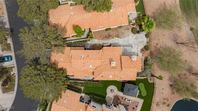 Building Photo - 8949 Diamond Falls Dr