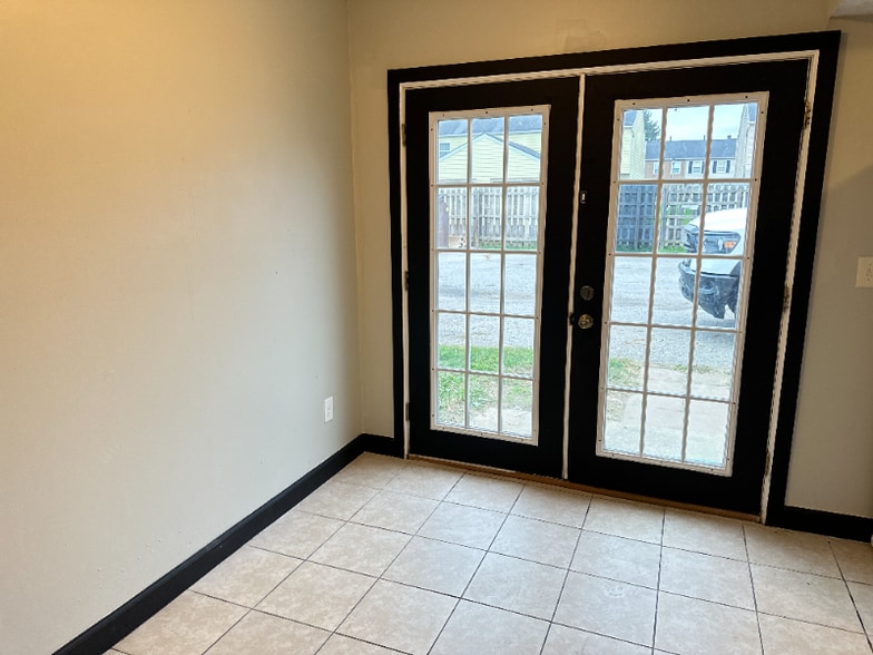 Building Photo - 1600 Worthington Row Dr