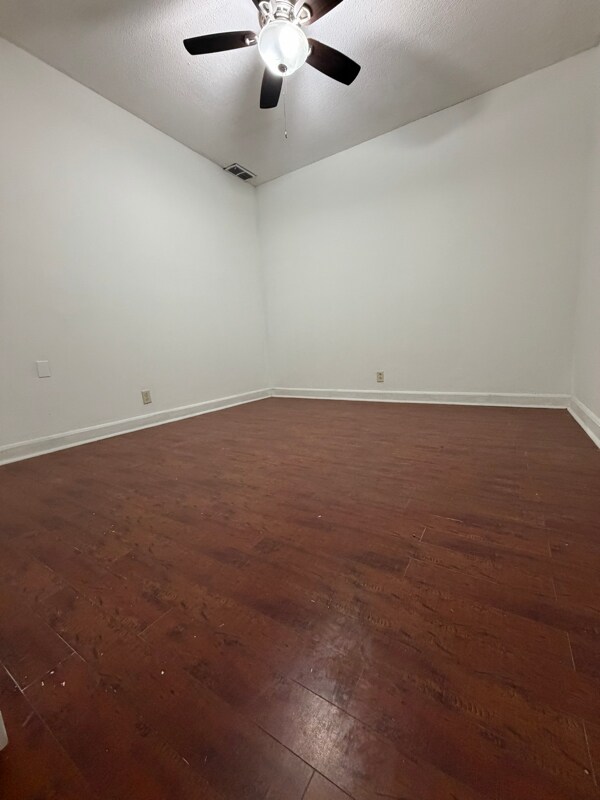 Building Photo - 3400 Betty Ln