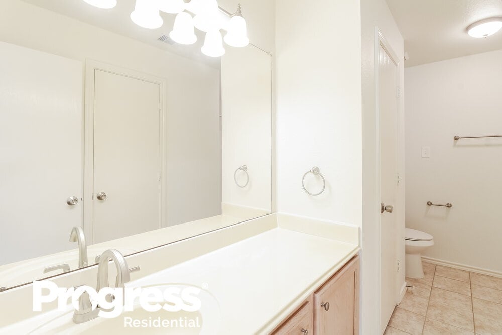 Building Photo - 322 Saddleback Springs Dr