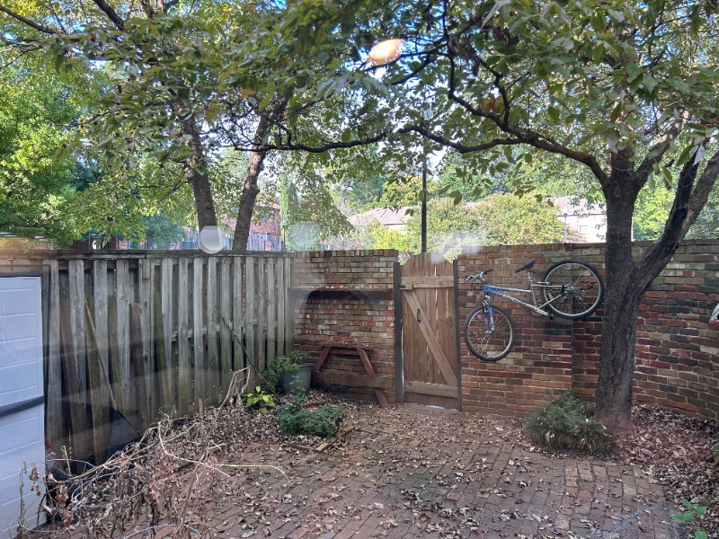 Building Photo - 3073 Colonial Way