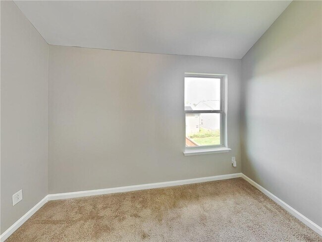 Building Photo - 5885 San Gabriel Ln