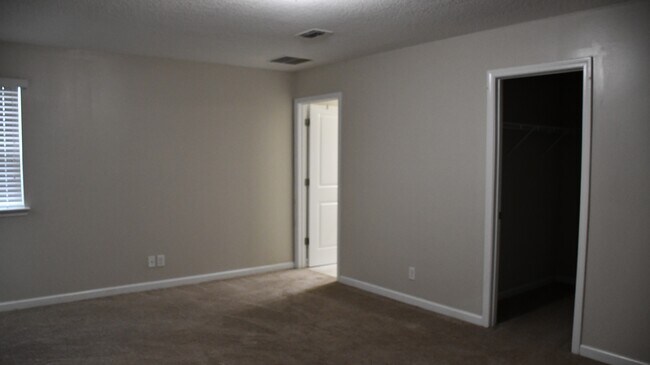 Building Photo - 97389 Harbor Concourse Cir