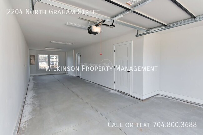 Building Photo - Luxury Urban Living 3-bed 3.5-bath NODA