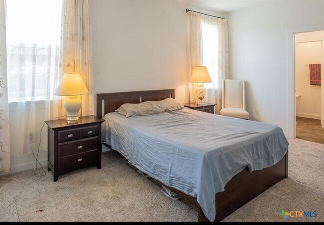 Building Photo - 14020 Neskar Dr