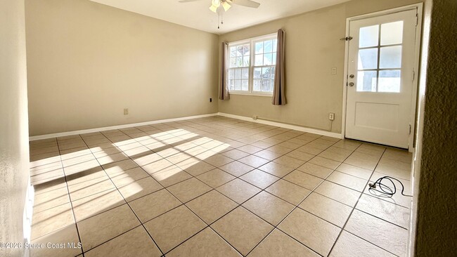 Building Photo - 27 Seminole Dr