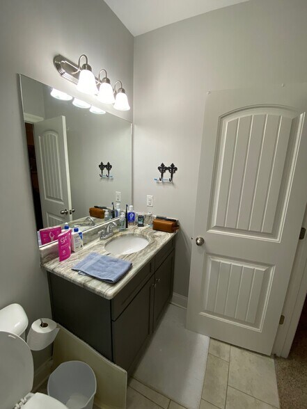 Building Photo - 318 Paul T Cir