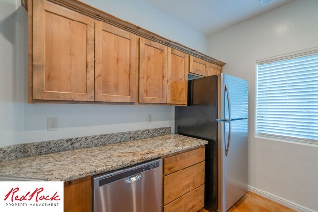 Building Photo - 2075 S Sir Monte Dr