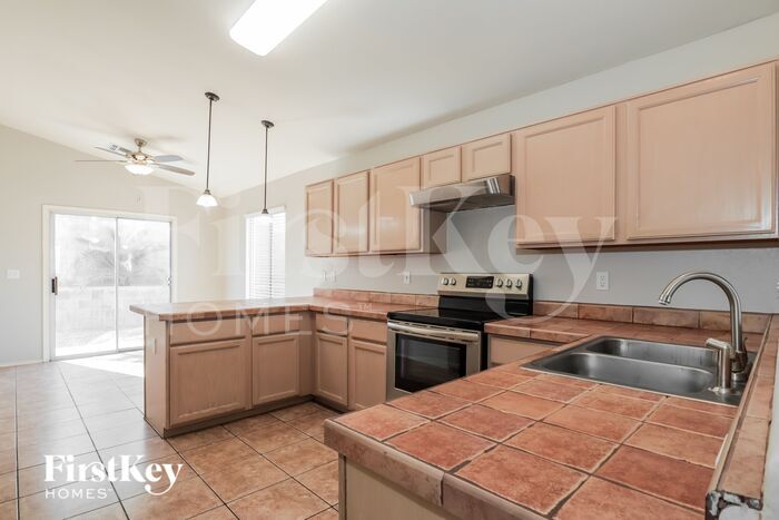 Building Photo - 3392 W Vía Campana De Oro