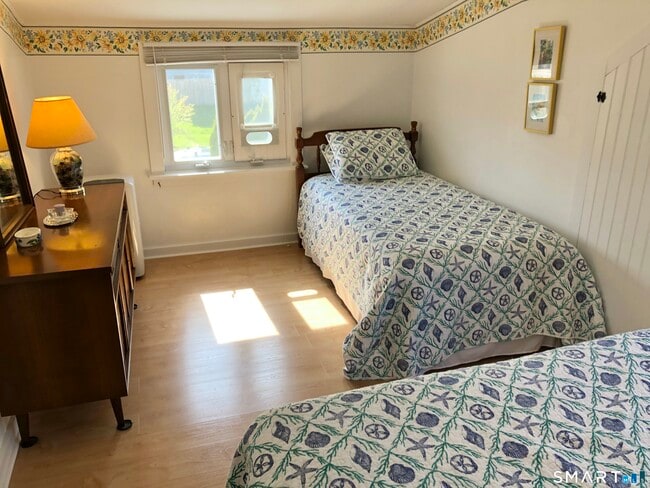 Building Photo - 40 Parkway S