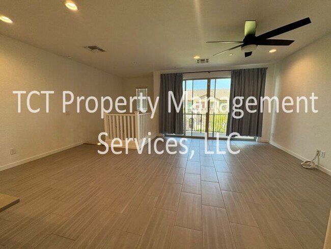 Building Photo - Beautiful 3 Bedroom Townhome in Eastmark Community!