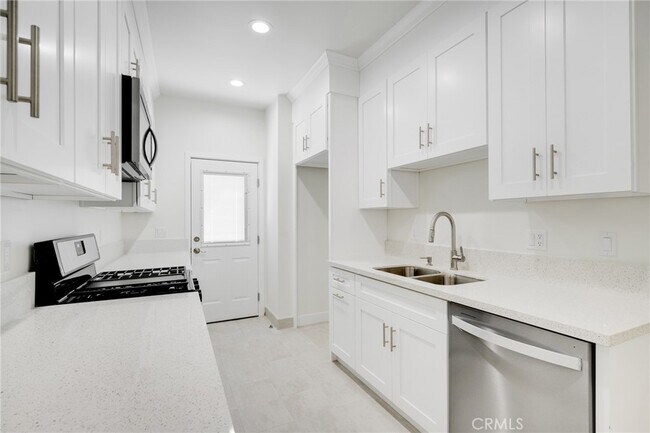 Building Photo - 622 Naranja Dr