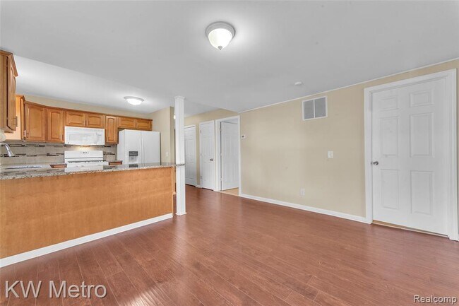 Building Photo - 2416 Shawood Dr