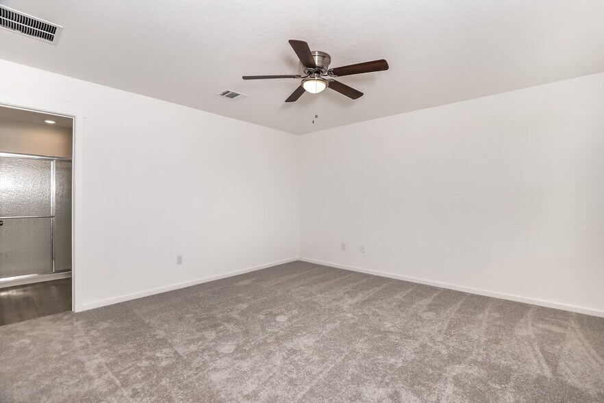 Building Photo - 3609 Knob Trl