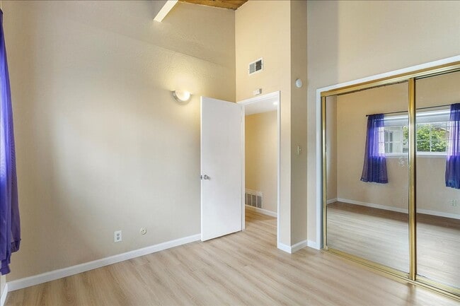 Building Photo - 1154 Otis Dr