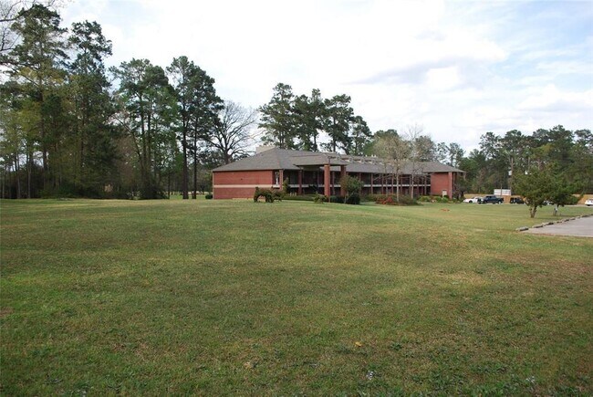 Building Photo - 200 Panorama Dr