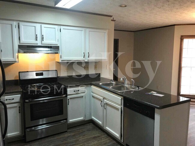 Building Photo - 1433 St Dunstans Rd