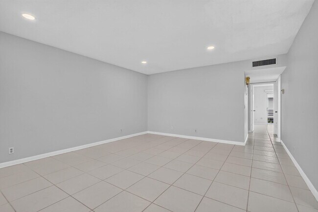 Building Photo - 40 Burgundy A