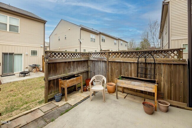 Building Photo - 2816 Piedmont River Way