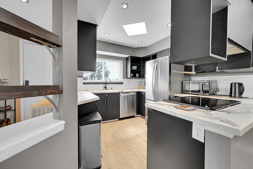 Building Photo - 1226 S Monaco Pky