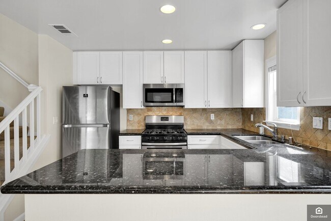 Building Photo - 769 Bryn Mawr Ct