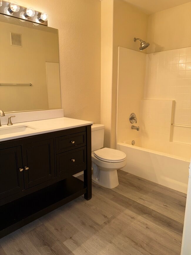 Building Photo - 1881 W Alexander Rd