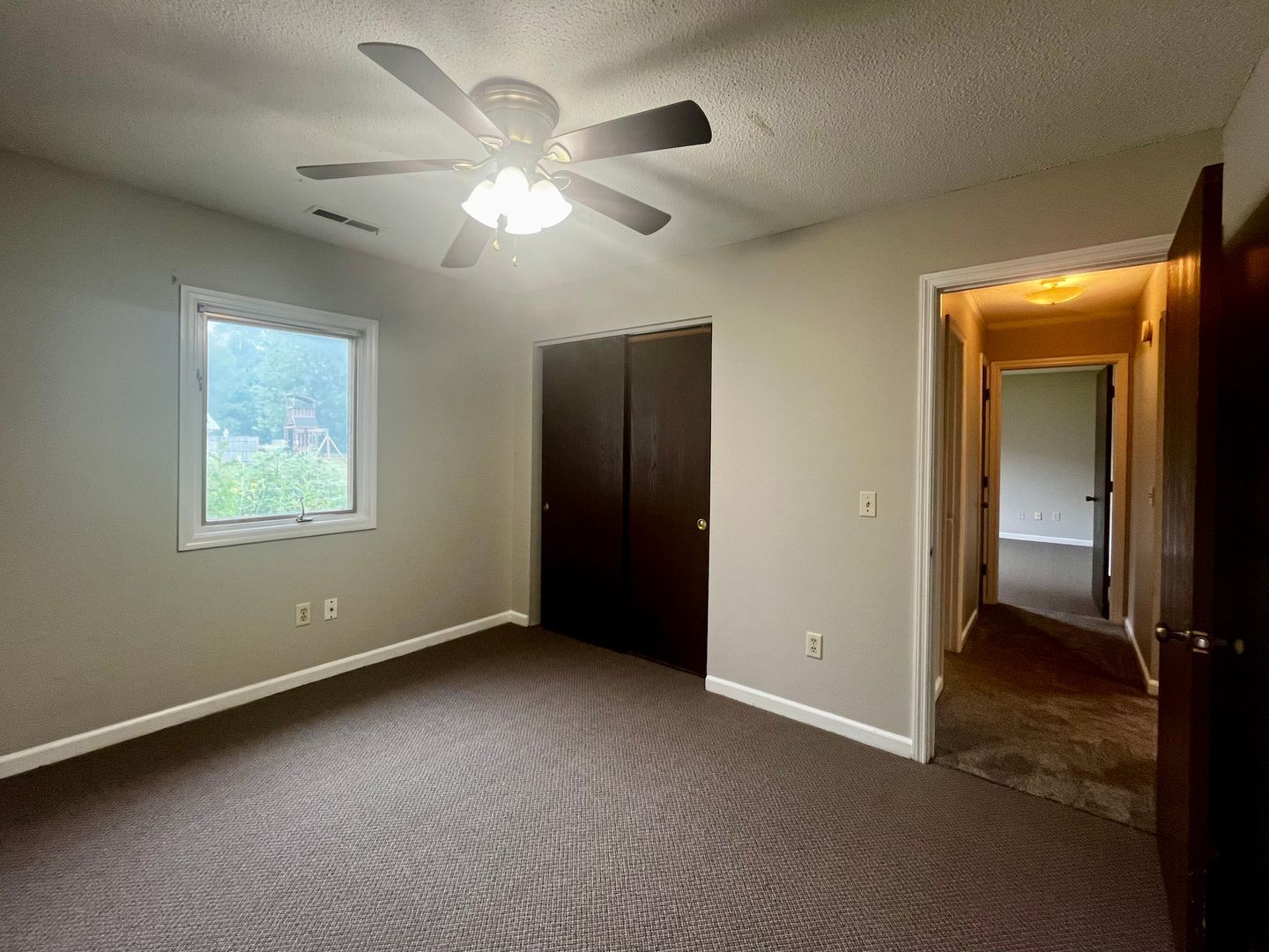 Building Photo - 3326 Kendale Dr