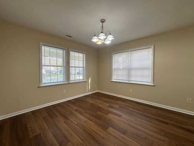 Building Photo - 204 Grandford Pl