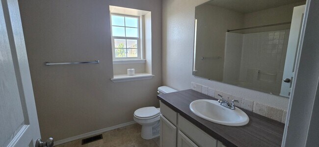 Building Photo - Stunningly Upgraded 4-Bedroom Home in Prime Kuna Location