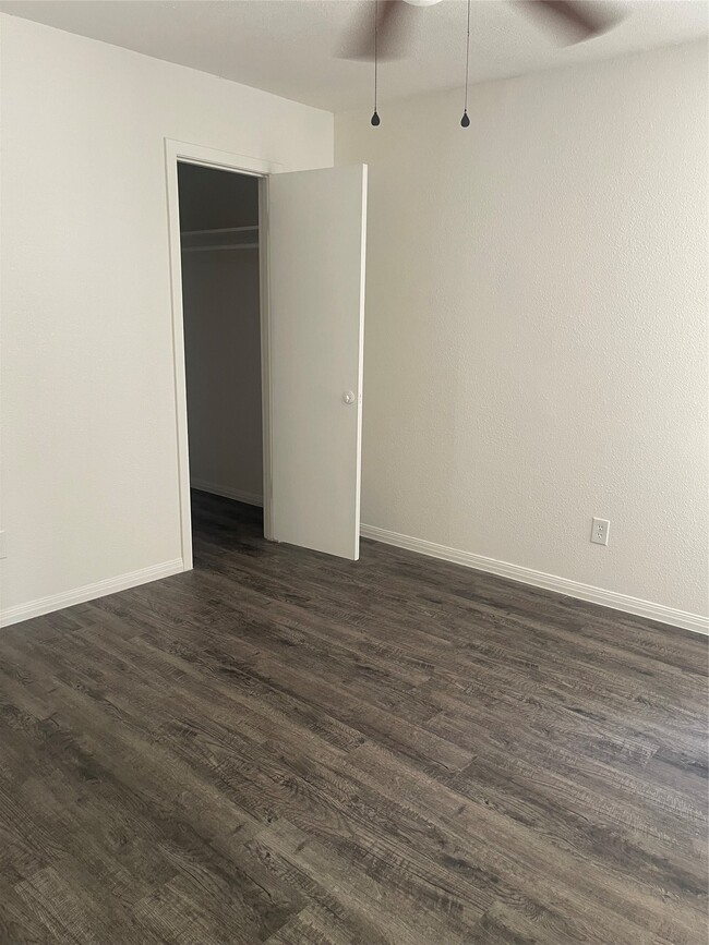 Building Photo - 2629 N Camp Cir