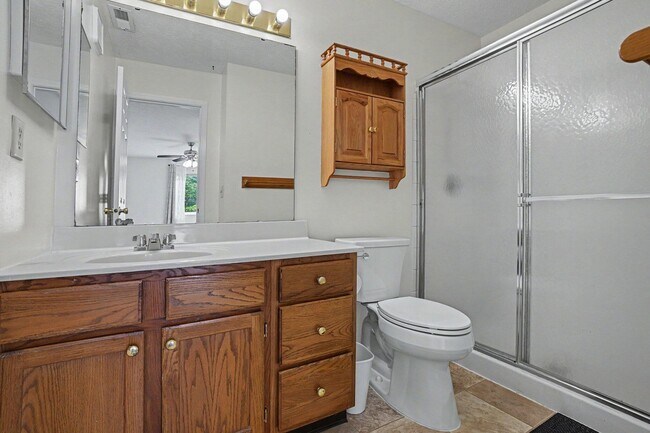 Building Photo - 38 Rio Grande Cir