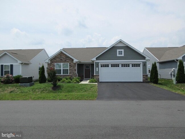 Building Photo - 383 Windflower Dr