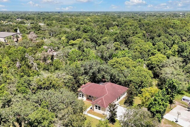 Building Photo - 220 E Bahama Rd
