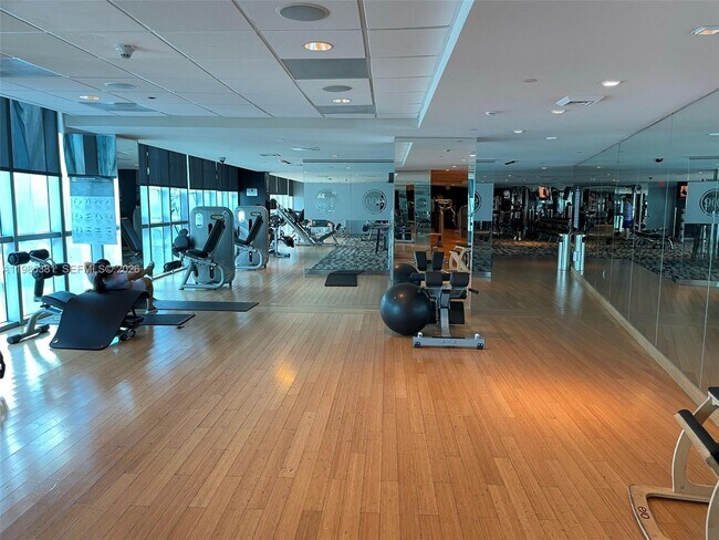 Building Photo - 900 Biscayne Blvd