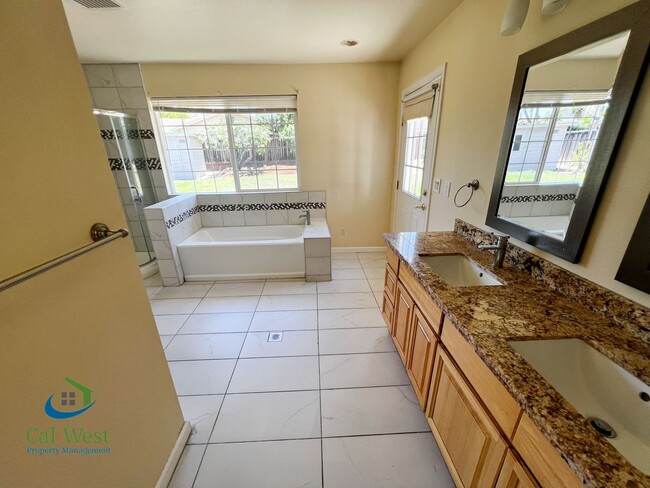 Building Photo - $5800 - Spacious 5 Beds 4 baths with large...