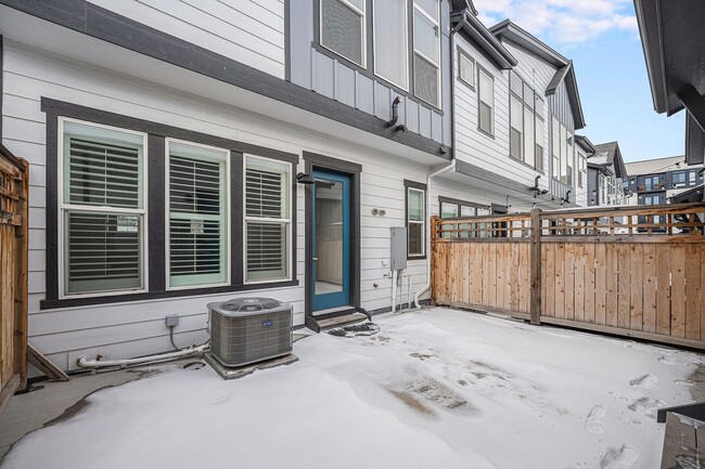 Building Photo - Stunning Wheat Ridge townhome - Available ...