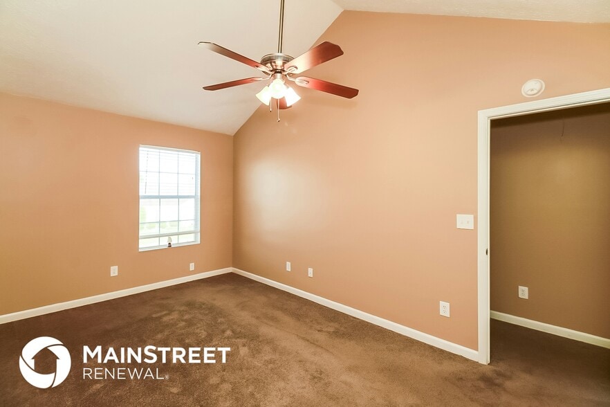 Building Photo - 9439 Sleepy Hollow Ln