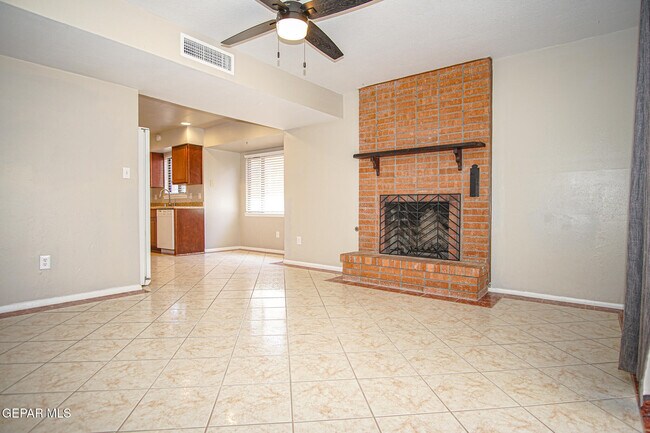 Building Photo - 5125 Round Rock Dr
