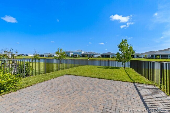 Building Photo - 14131 SW Thorens Dr