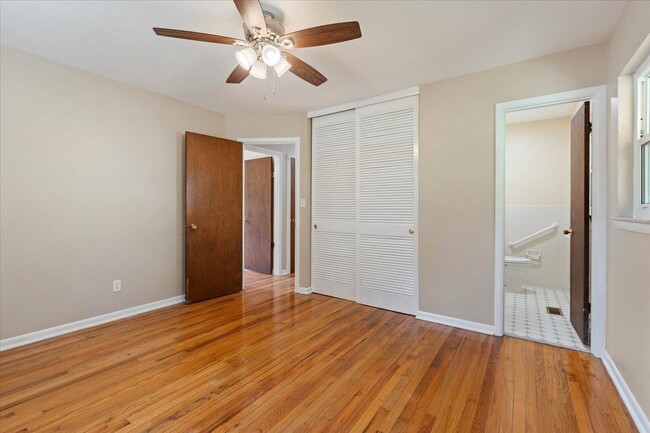 Building Photo - 1807 Ivan Dr