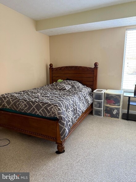 Building Photo - 7925 Mandan Rd