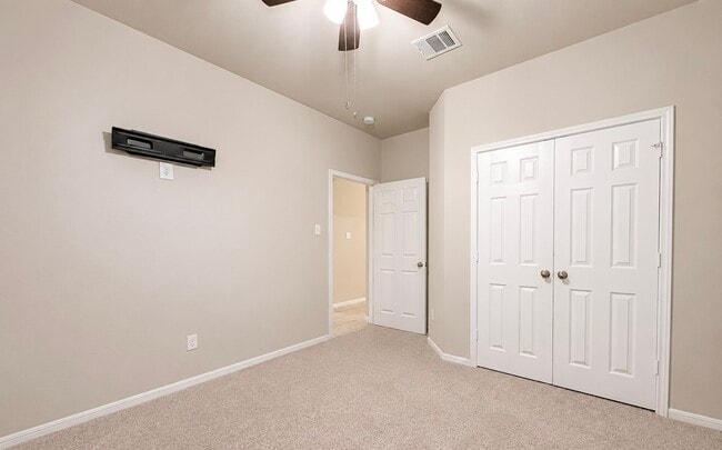 Building Photo - 6409 Hollock Meadows Ln
