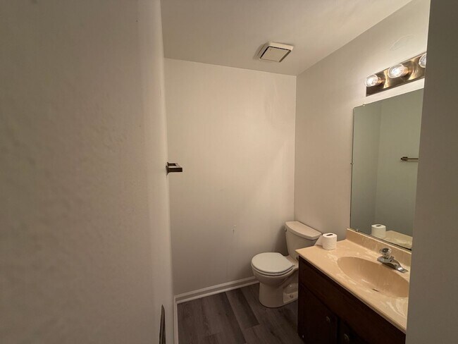 Building Photo - 5305 Century Dr